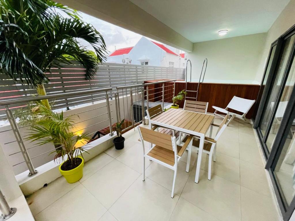 Beachcove Apartment 2 Pereybere Beach Exterior foto